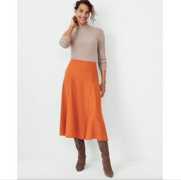 Jupe Ann Taylor Taille 4 – Coton Floral Violet, Longueur Genou, Occasion Portée Une Fois